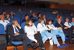 Intervención del público asistente durante la Conferencia de Organo Sólido