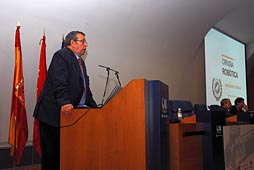 Prof. C. Vara Thorbeck (Málaga)