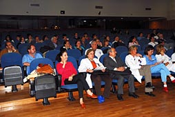 Imágenes del público presente en el Auditorio del Pabellón San Carlos durante las Jornadas 1