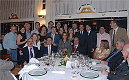 Participantes en la cena homenaje al Dr. Soro. 